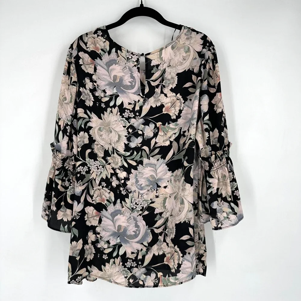 Rose & Olive Black Floral Bell‎ Sleeve Keyhole Neck Blouse Size 1X Dark Romantic